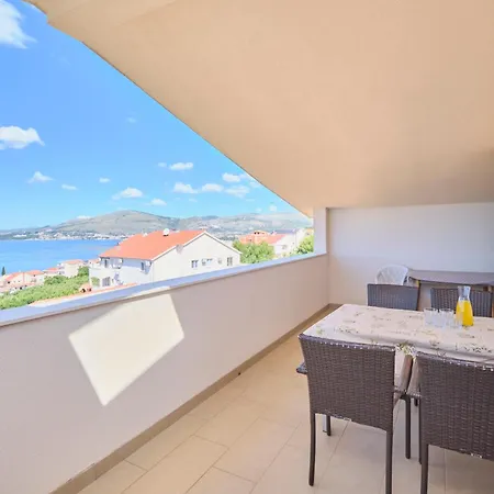 Meri Apartamento Trogir